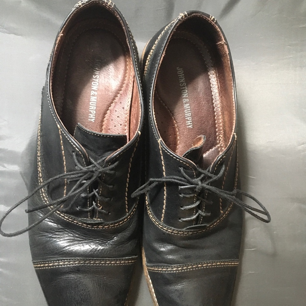 Johnston and Murphy lace up dress shoe